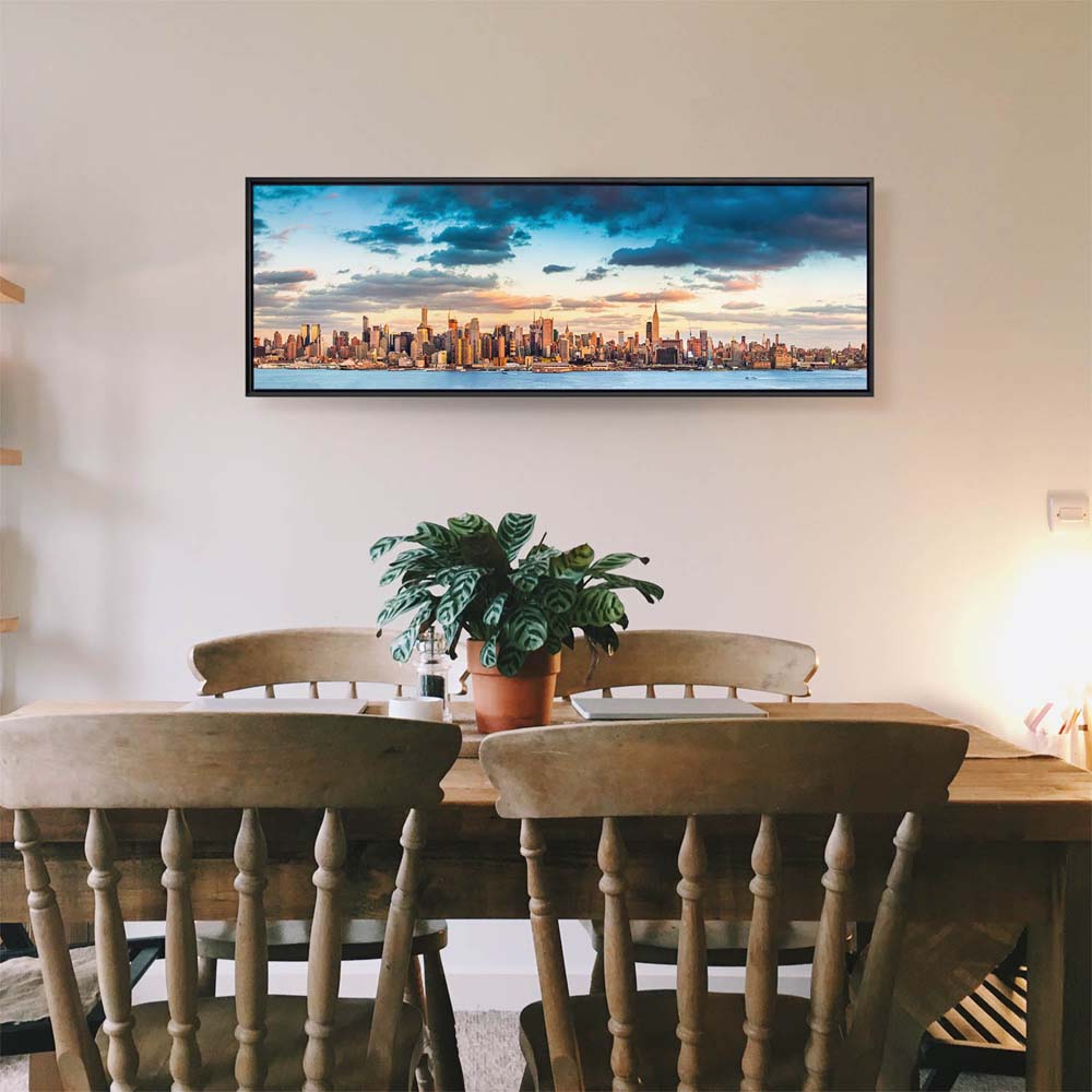 Skyline Panorama von New York im schwarzen Bilderrahmen, 200x150cm