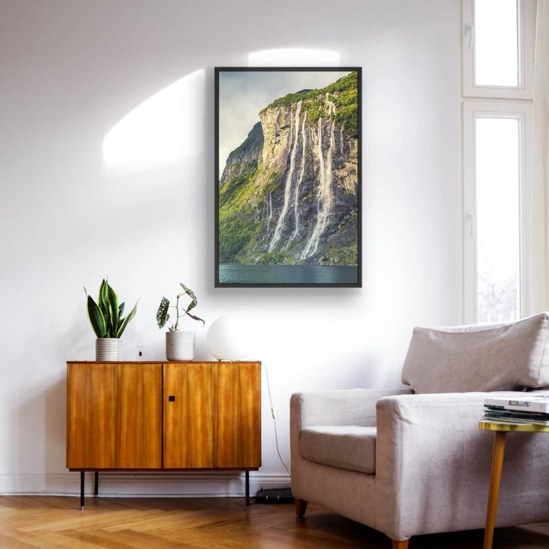 Wasserfall Seven Sisters im Hochformat 100x150cm mit schwarzen Bilderrahmen