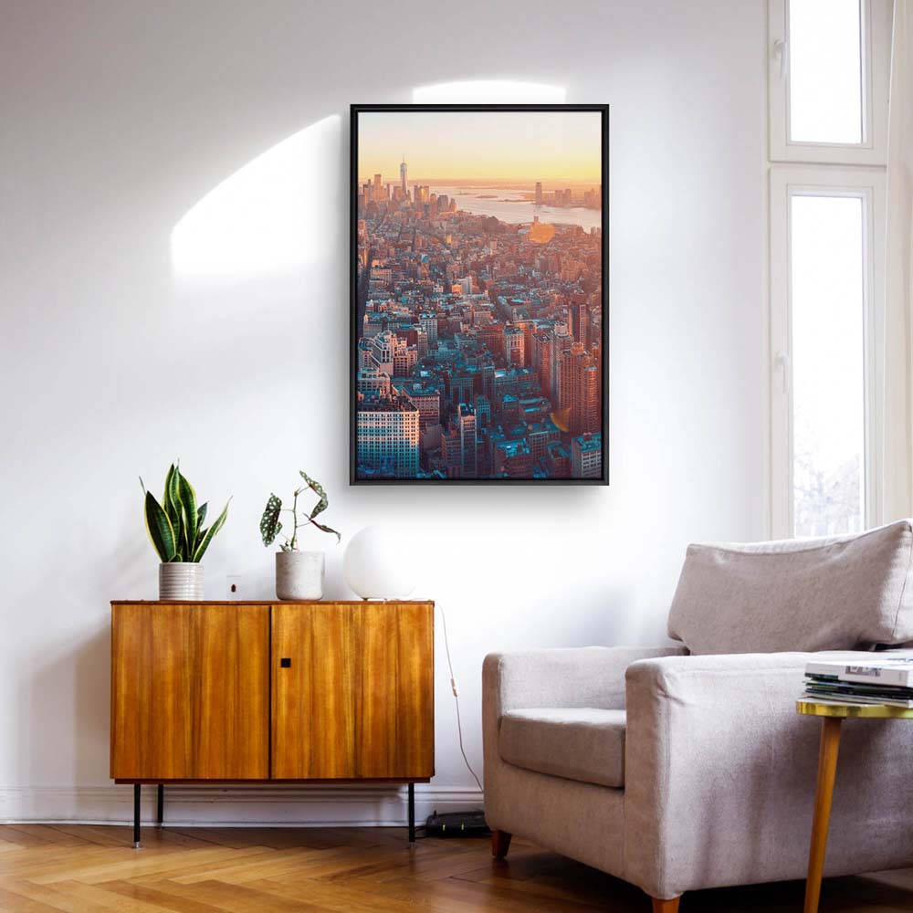 Skyline Manhatten von oben im schwarzen Bilderrahmen, 50x50cm