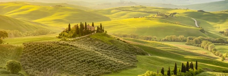 Landschaft Toskana, Italien im schwarzen Bilderrahmen, 150x50cm