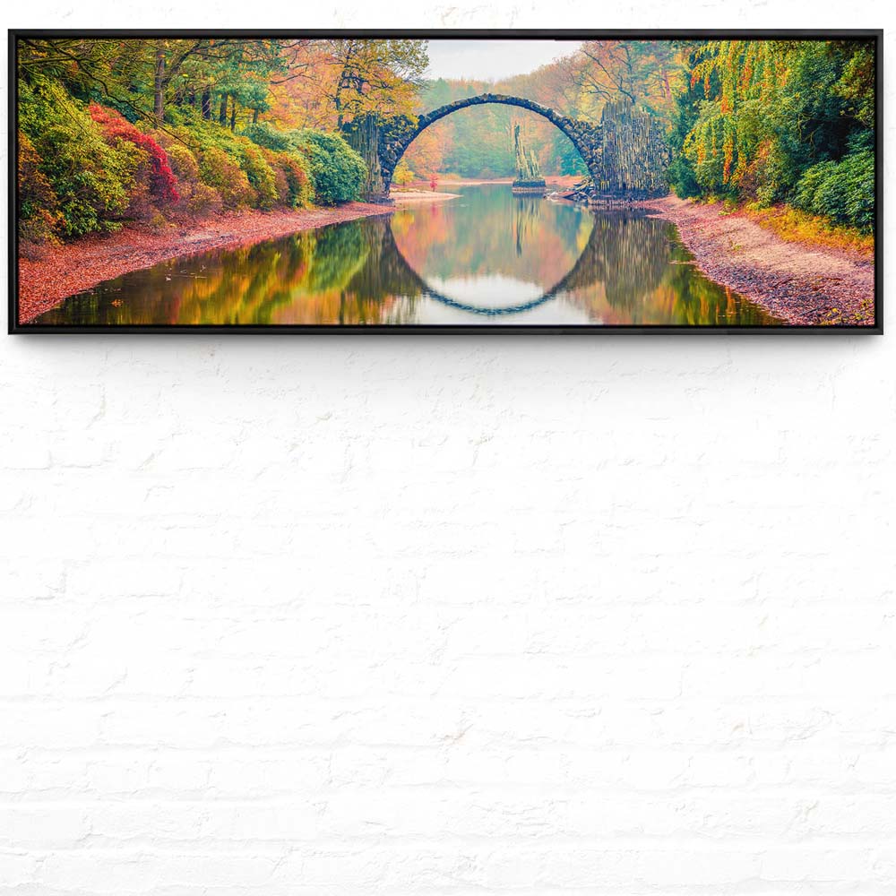 Wald & Bäume Herbst Rakotzbrücke, Kromlau im schwarzen Bilderrahmen, 150x50cm