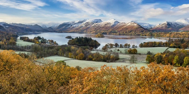Berge & Gebirge Derwent Water England im schwarzen Bilderrahmen, 120x60cm