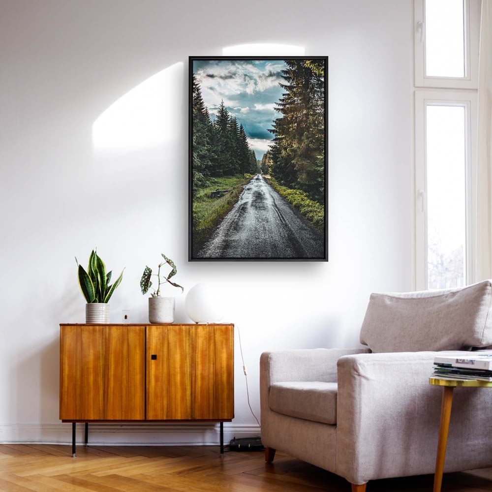 Wald & Bäume Tannenpfad im schwarzen Bilderrahmen, 80x80cm