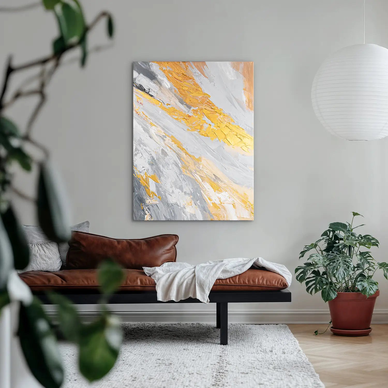 Leinwandbild handgemalt 60x80 cm ohne Rahmen, dynamische Explosion in sanften Weiß- und Grautönen mit goldenen Akzenten – „Atem der Erde“