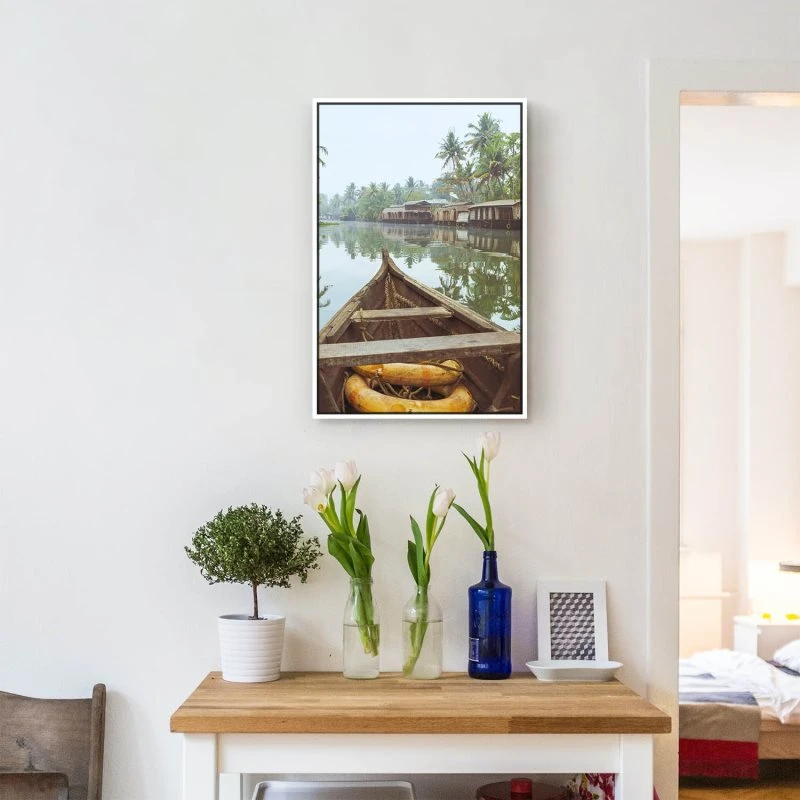 Flüsse & Seen im Hochformat 60x90cm Kumarakom Indien mit weißen Bilderrahmen